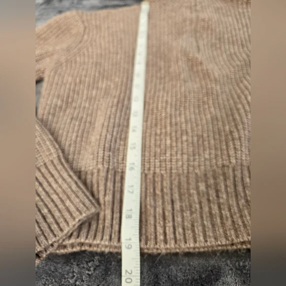 Jessica Simpson Khaki Cropped Sweater Women's Size Medium - Picture 6 of 8